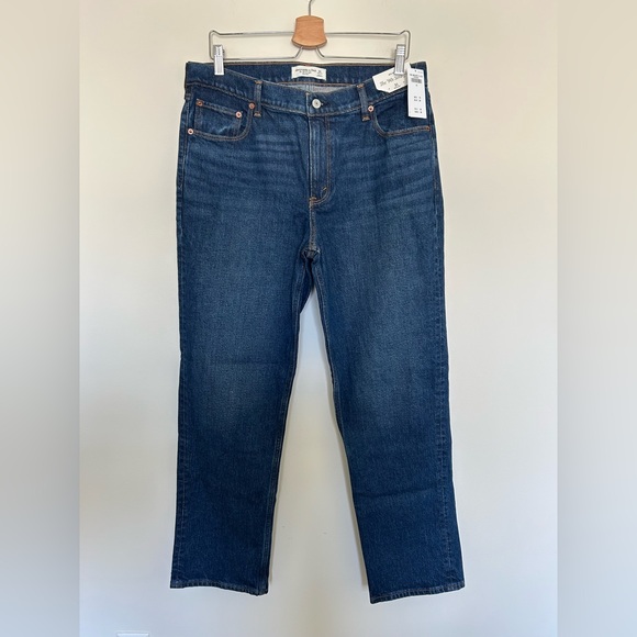 Abercrombie & Fitch Denim - Abercrombie & Fitch The ‘90s Straight Mid Rise Dark Wash Jeans Size‎ 31 Regular